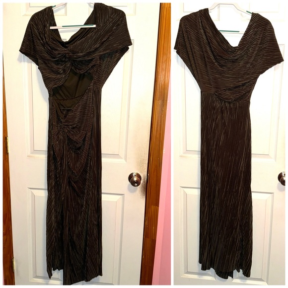 ASOS Two in One Fallen Shoulder Plisse Maxi Dress - Picture 5 of 10